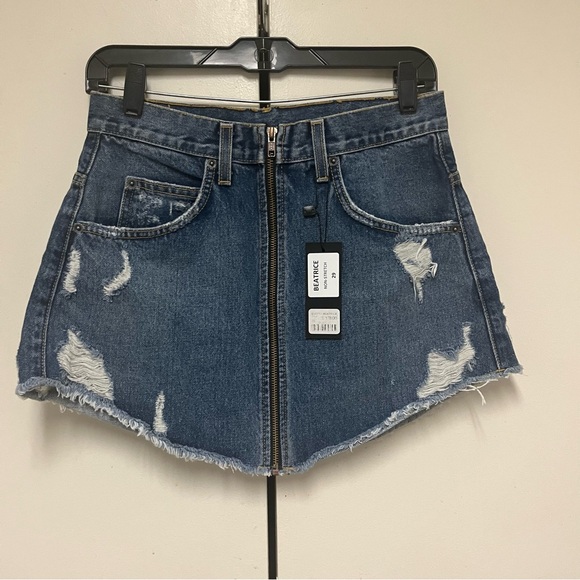 CARMAR Zip Front Distressed Beatrice Denim Skirt Sz 29 - Picture 4 of 8